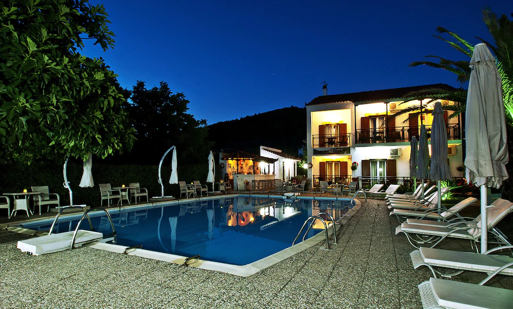 Pegasus Studios & Apartments