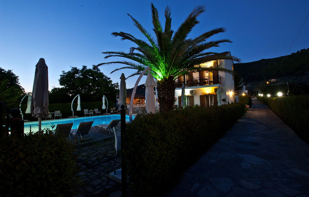 Pegasus Studios & Apartments