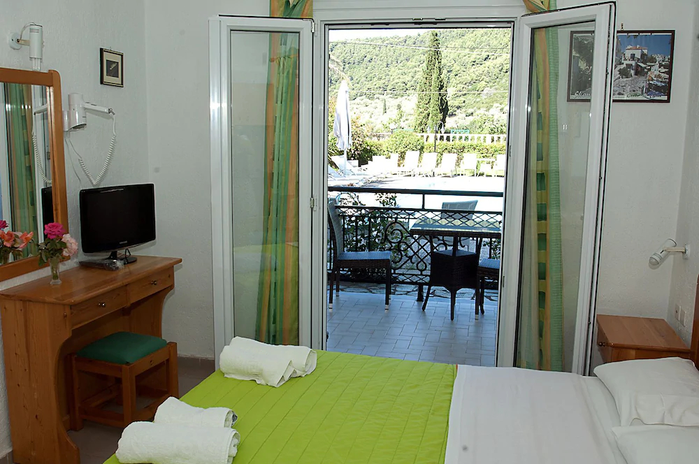 Pegasus Studios & Apartments