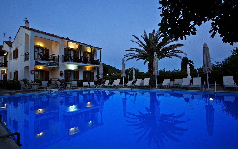 Pegasus Studios & Apartments