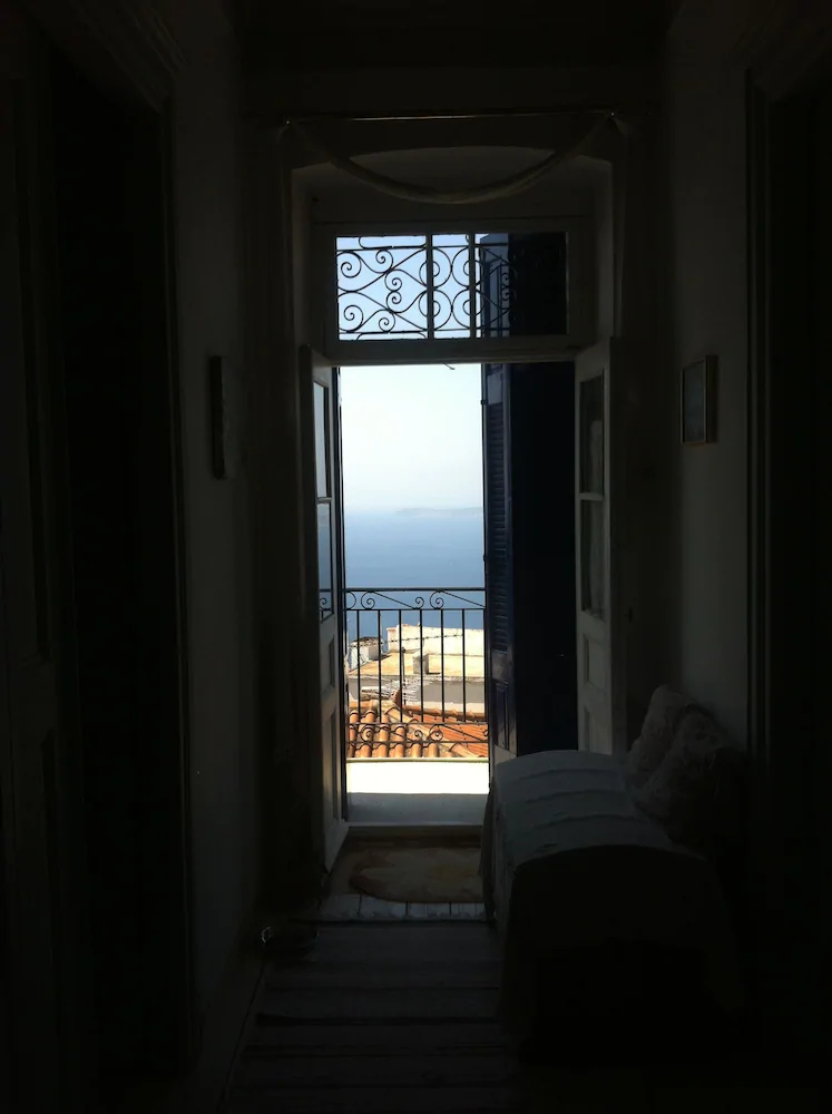 Persefonis View House
