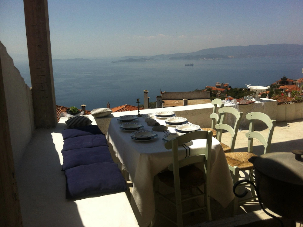 Persefonis View House