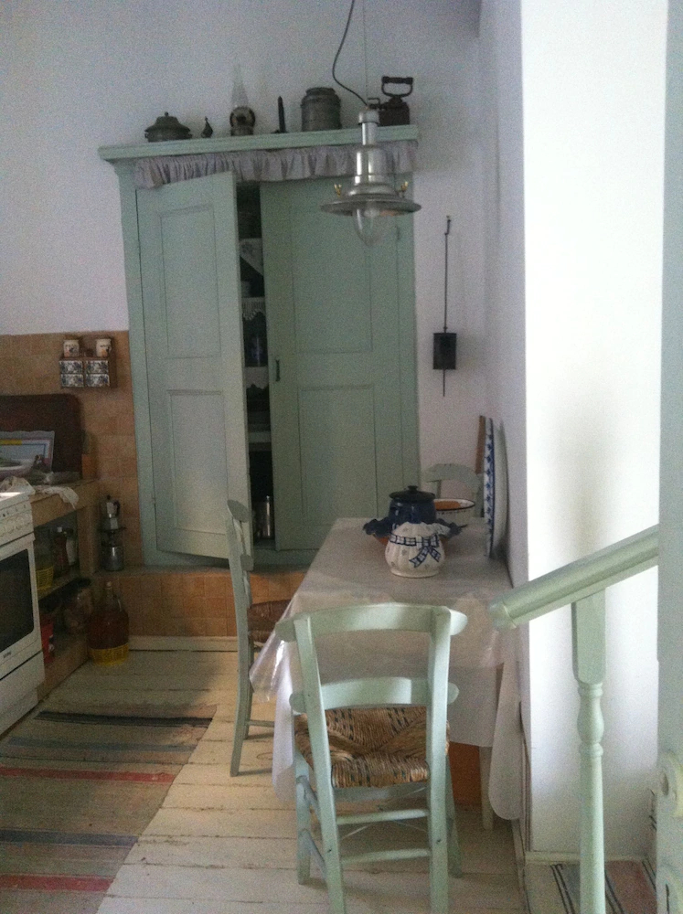 Persefonis View House