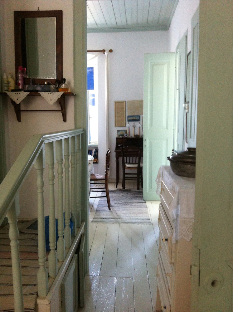 Persefonis View House