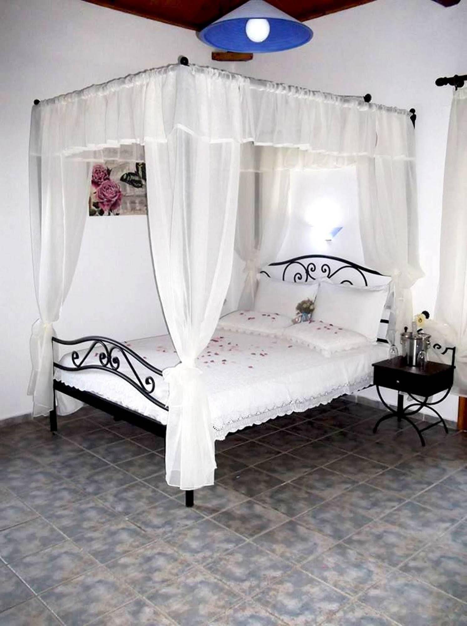 Artemis Bungalows