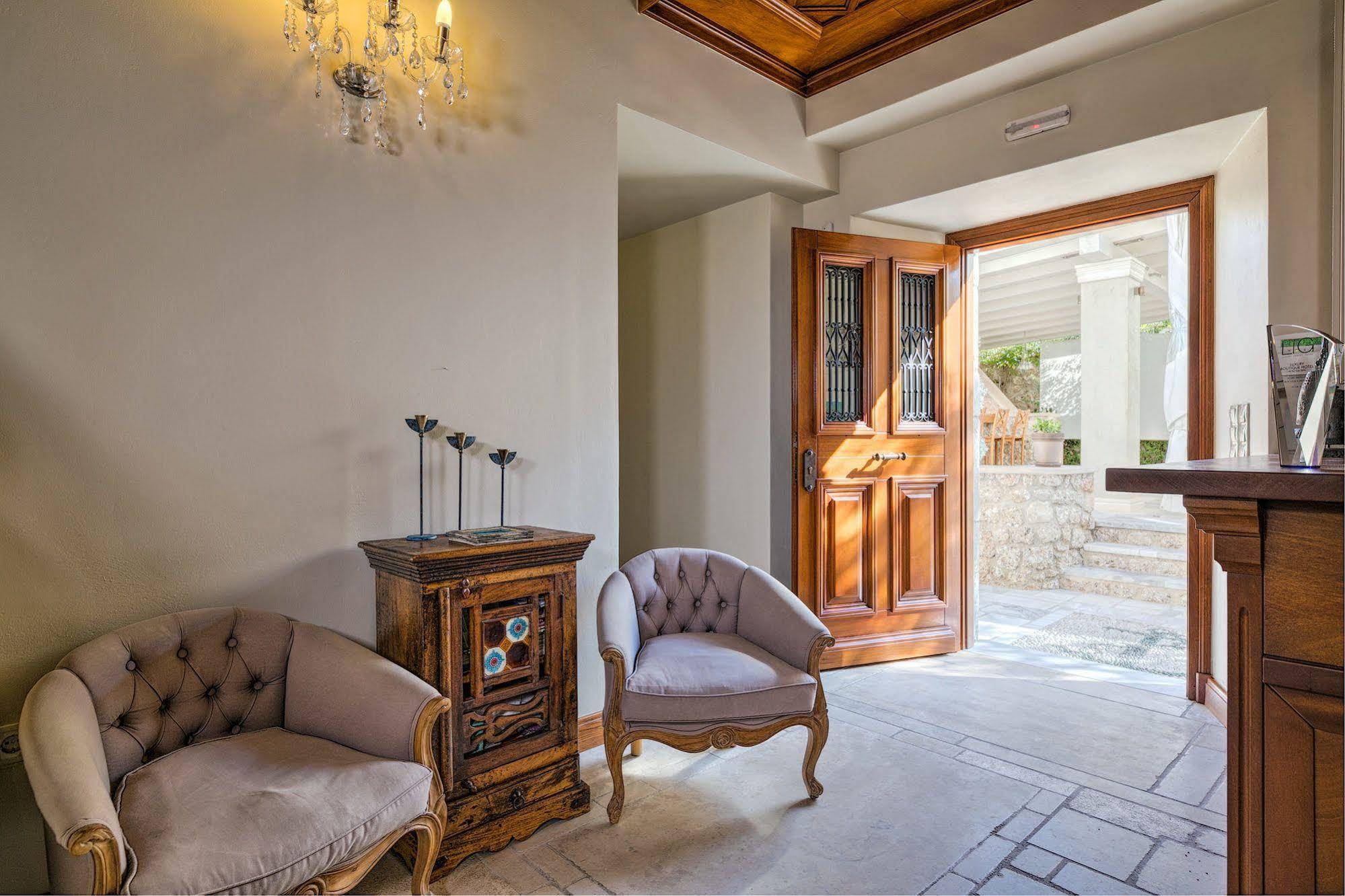 Mare Monte Luxury Suites