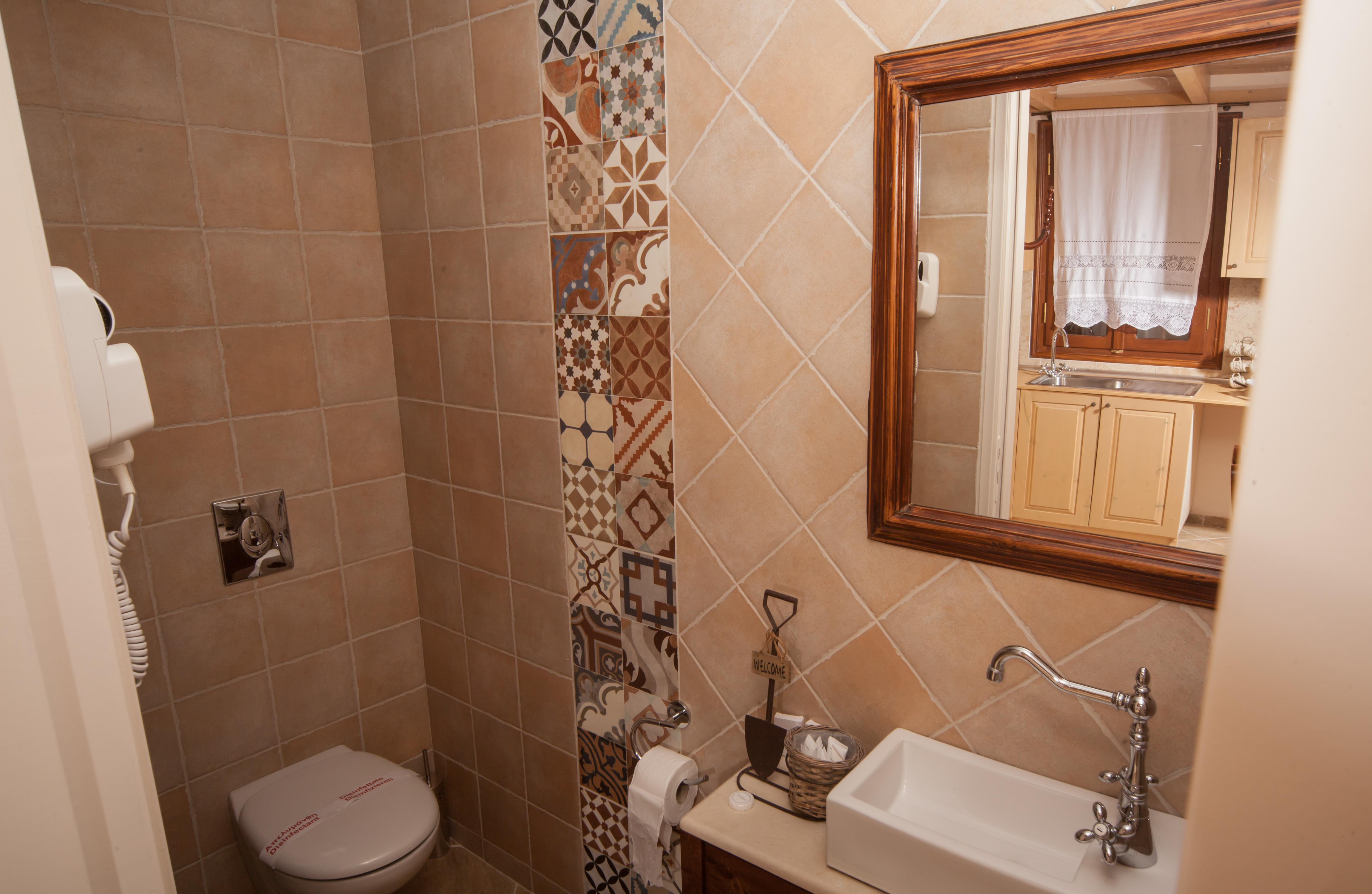 Kaminos Boutique Hotel