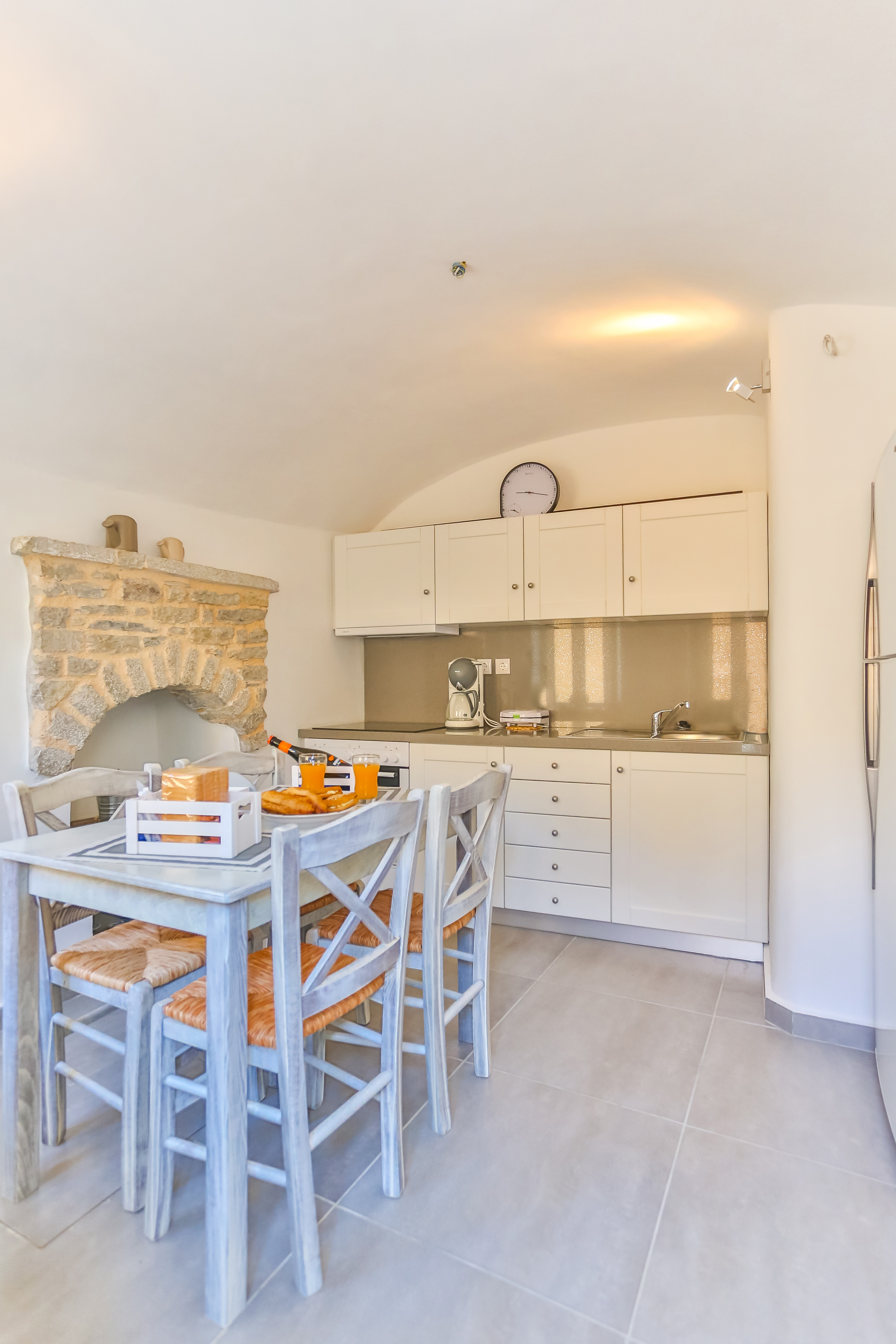 Annika Deluxe Apartments