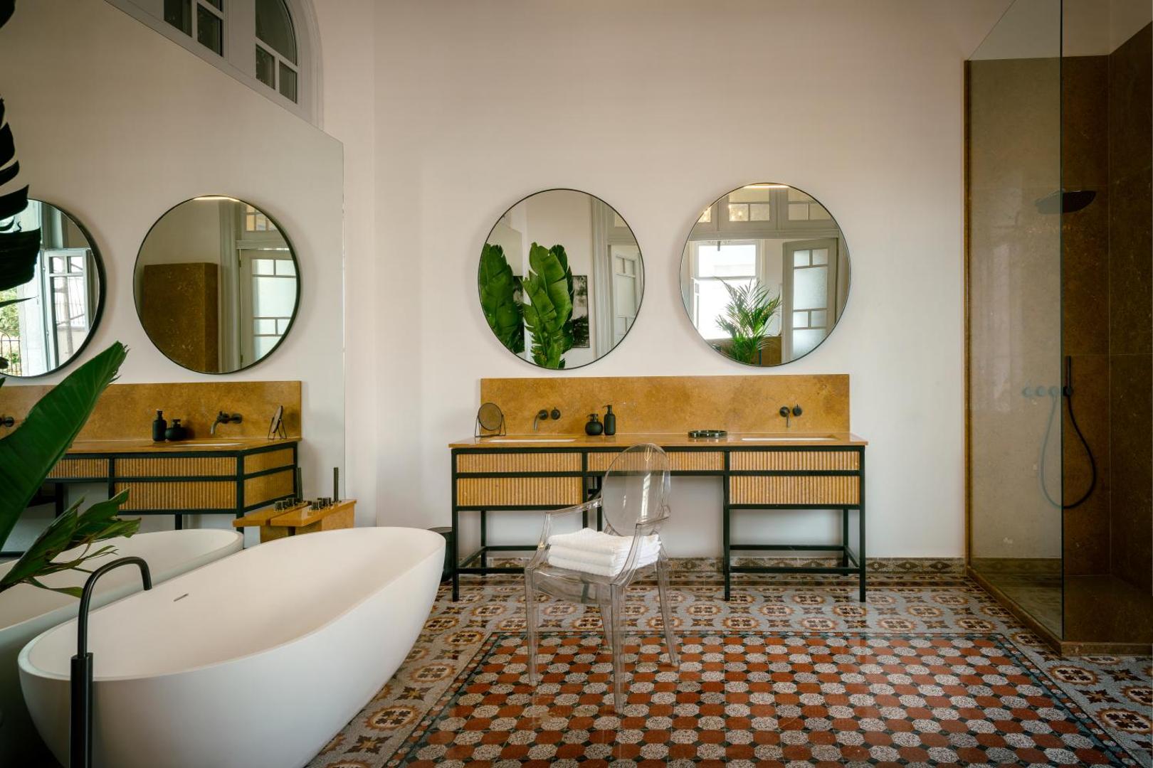 Aristide Hotel