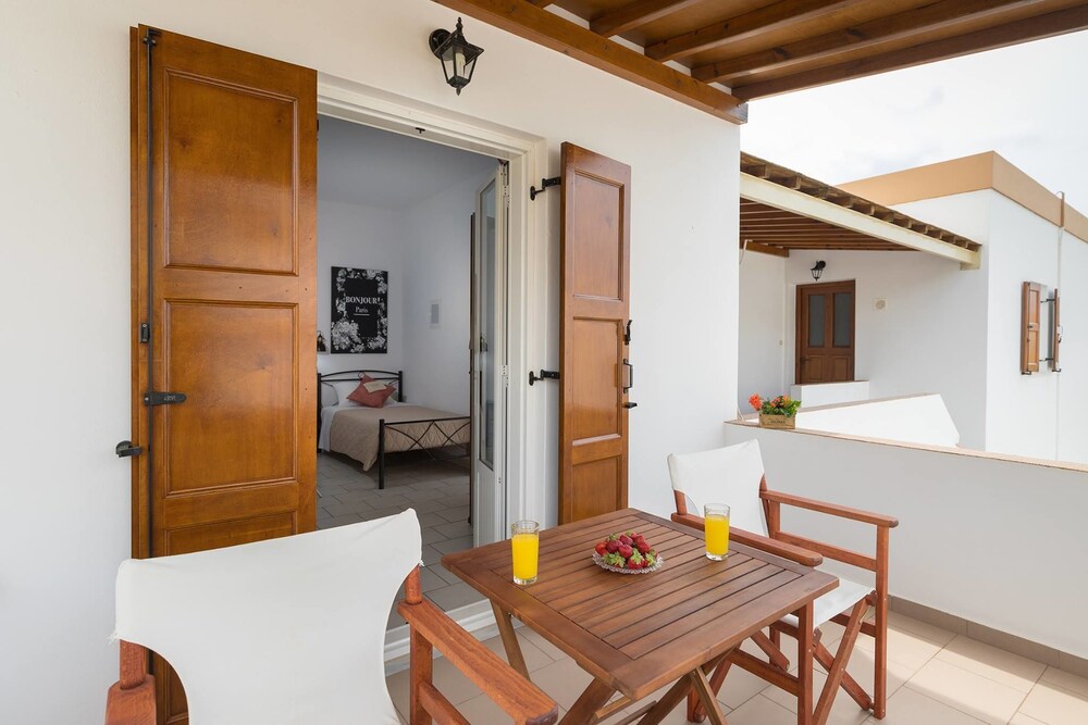 Lettas Apartments