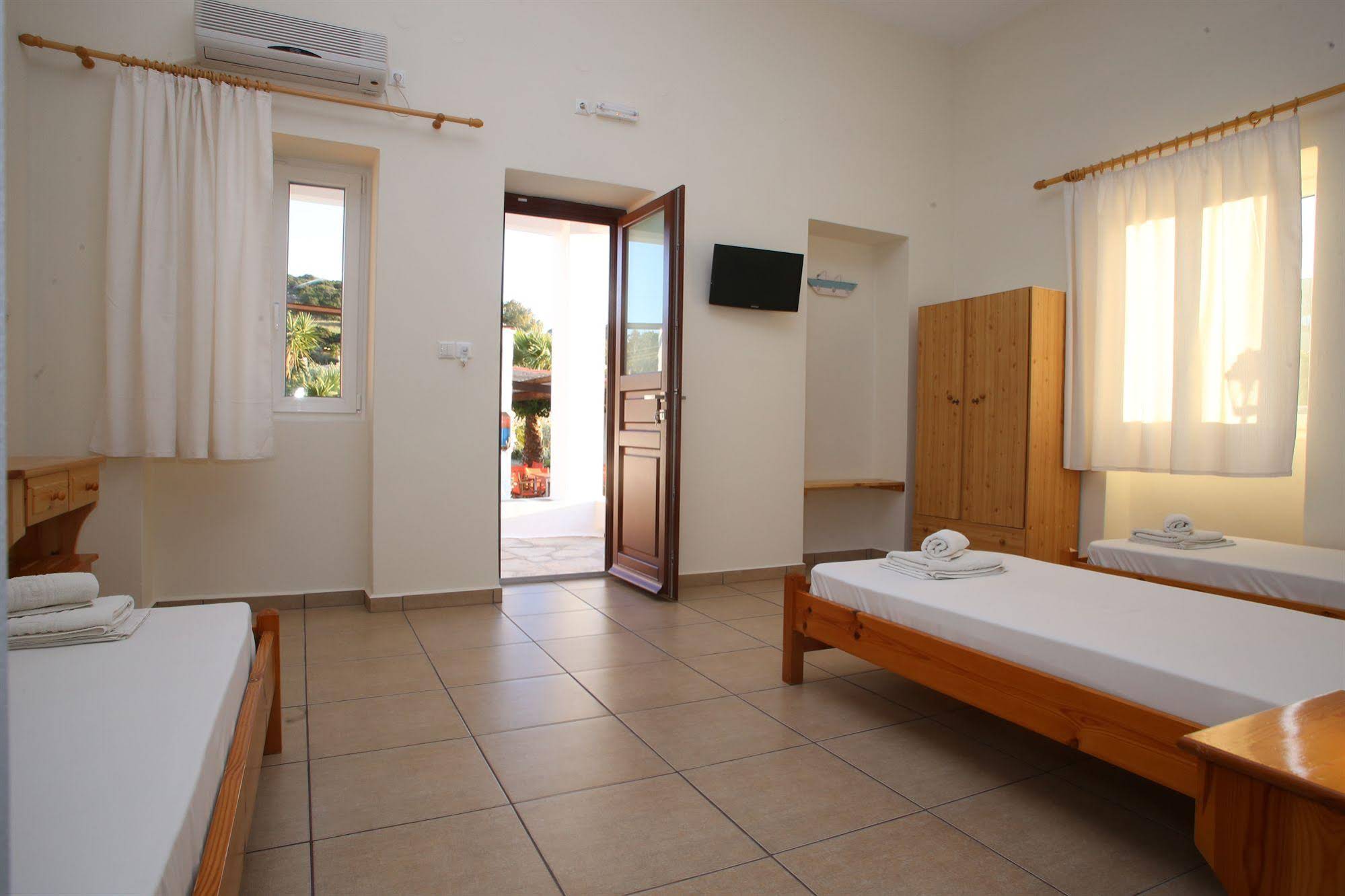 Oasis Rooms and Studios