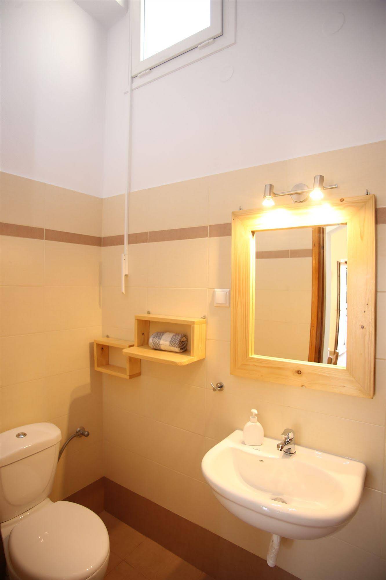 Oasis Rooms and Studios