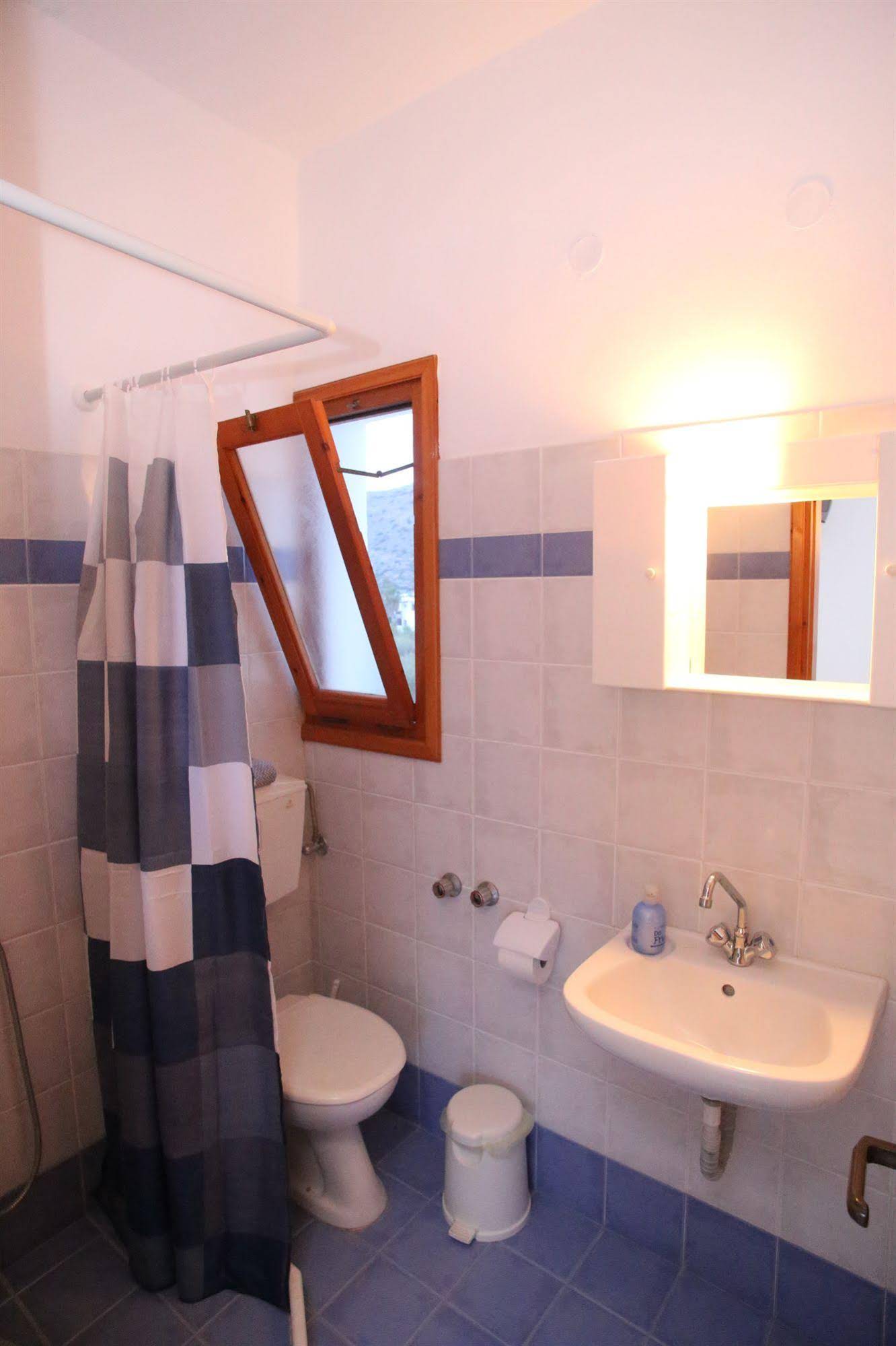 Oasis Rooms and Studios