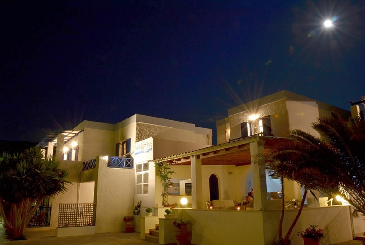 Syros Inn