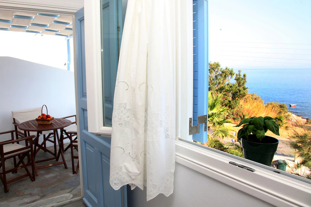 Agnadi Syros Studios & Rooms