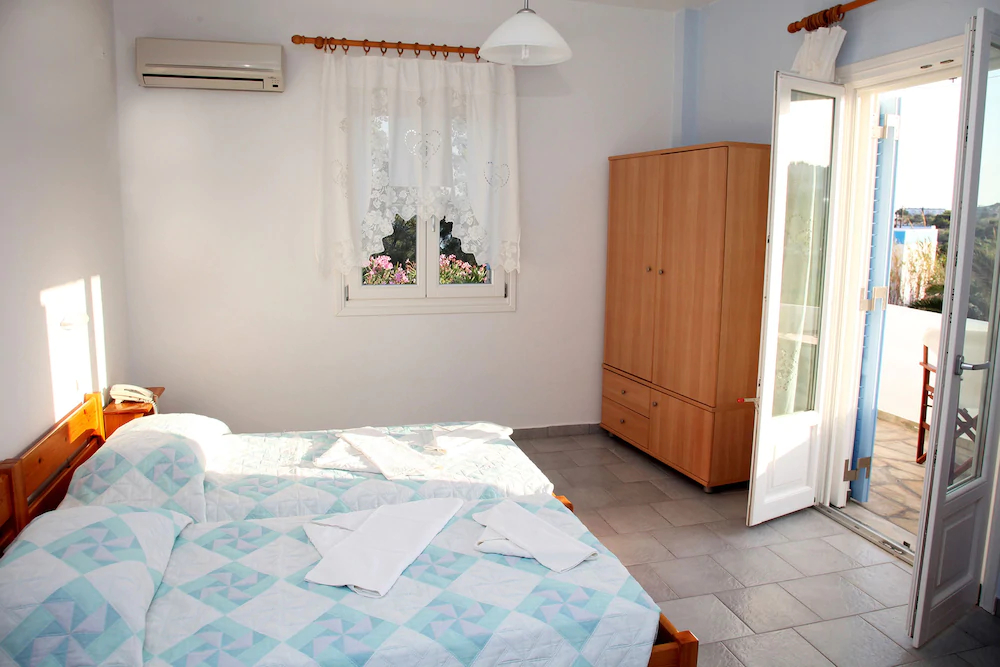 Agnadi Syros Studios & Rooms