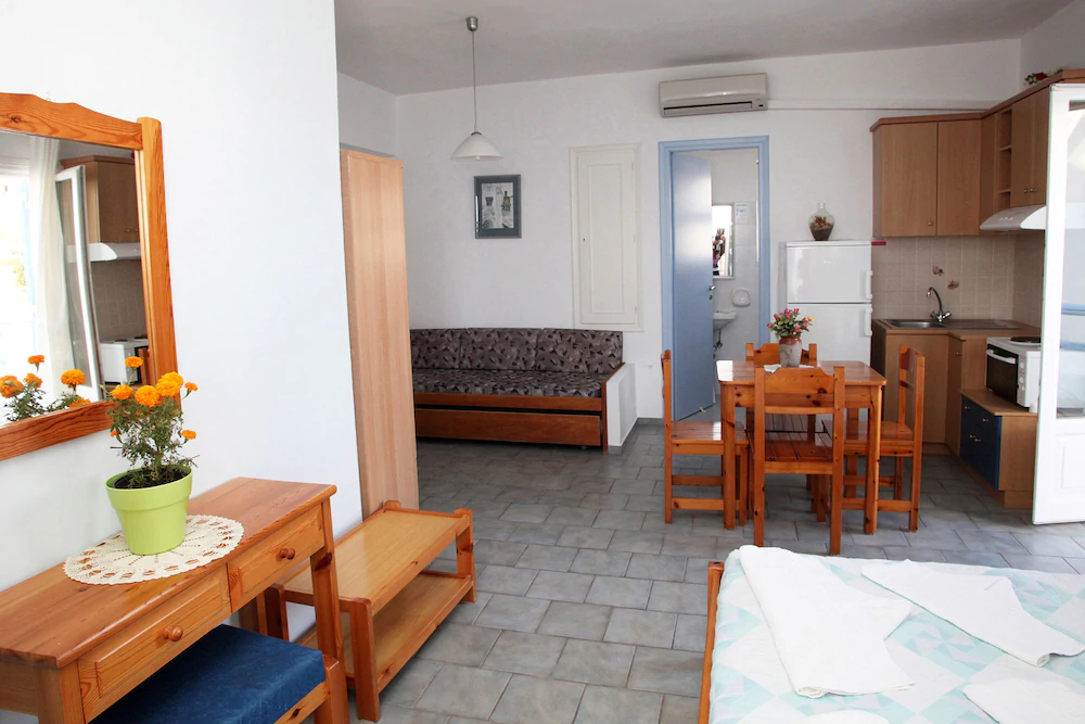 Agnadi Syros Studios & Rooms