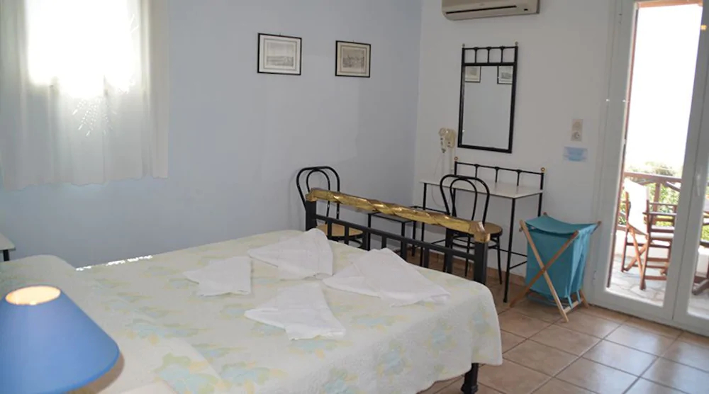 Agnadi Syros Studios & Rooms