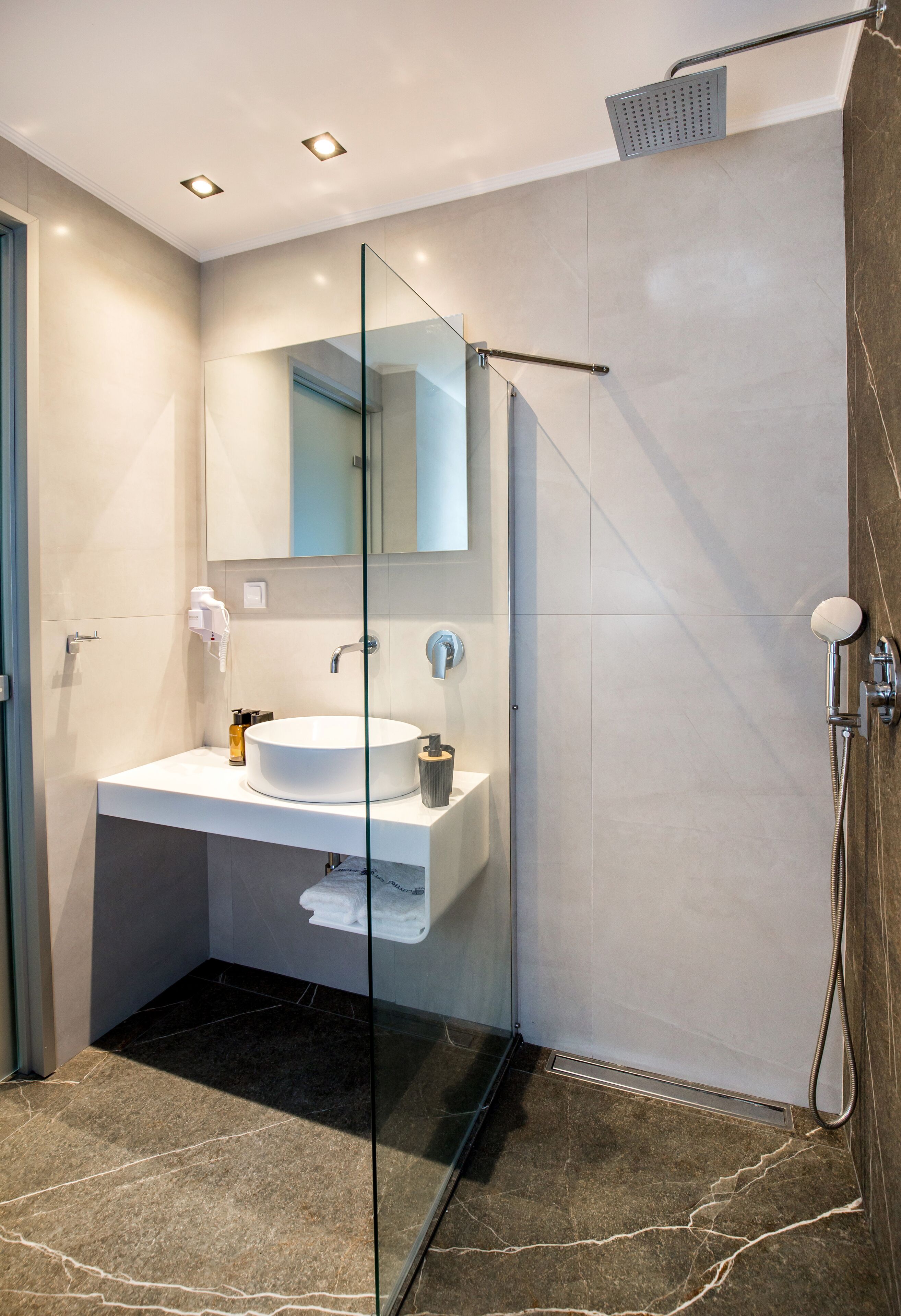 Epicentrum Suites