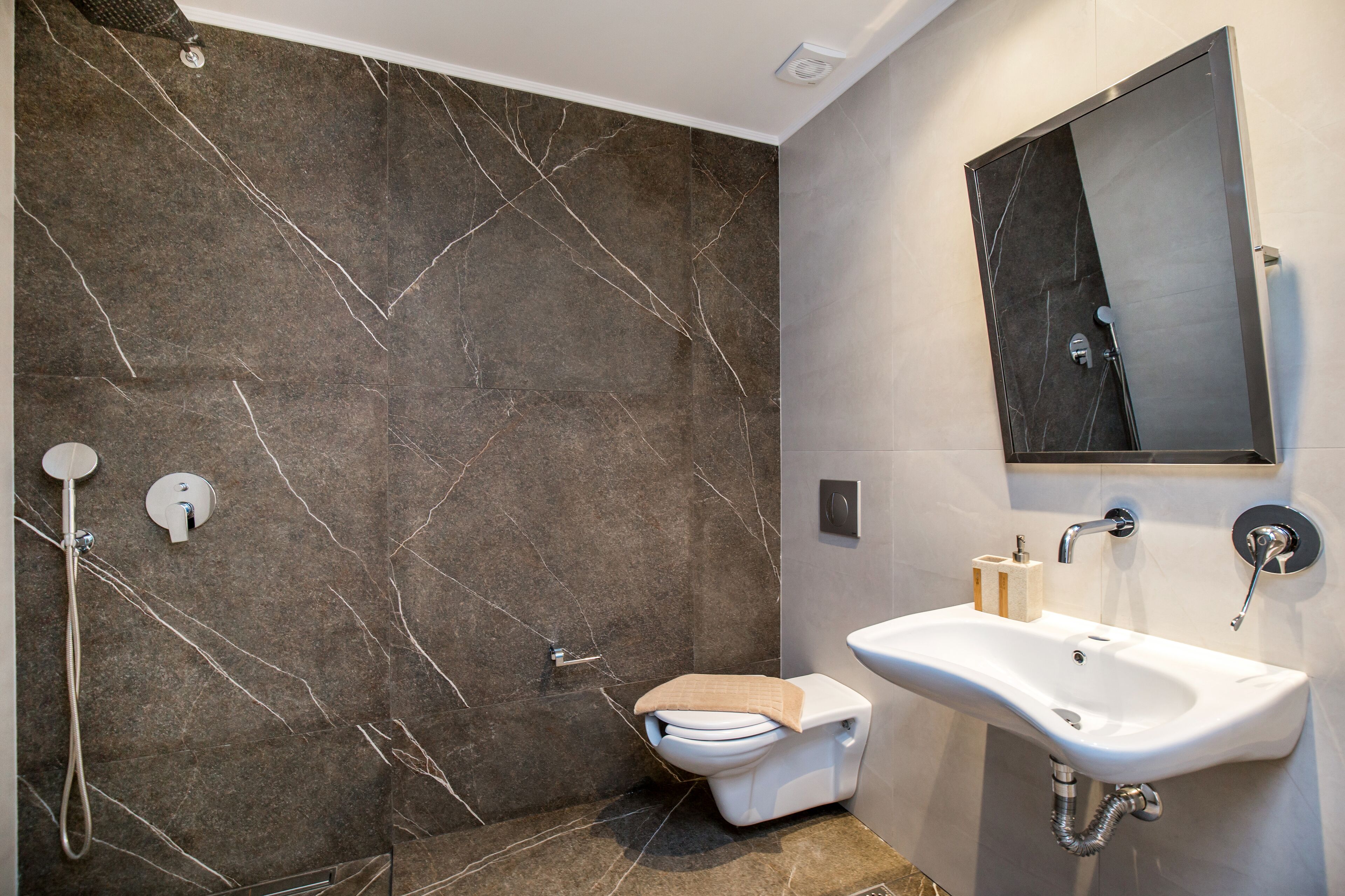 Epicentrum Suites
