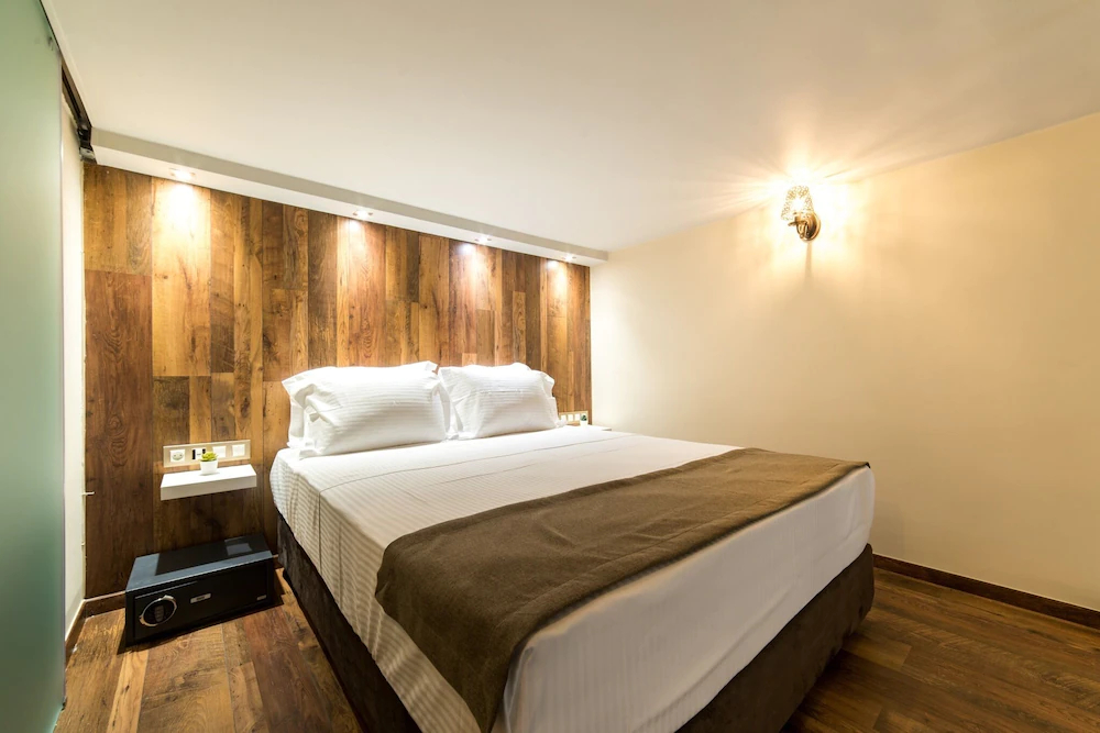 Oinoelia Luxury Suites & Residence