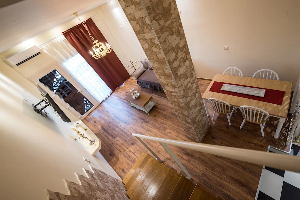 Oinoelia Luxury Suites & Residence