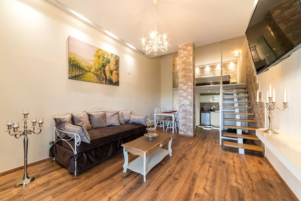 Oinoelia Luxury Suites & Residence