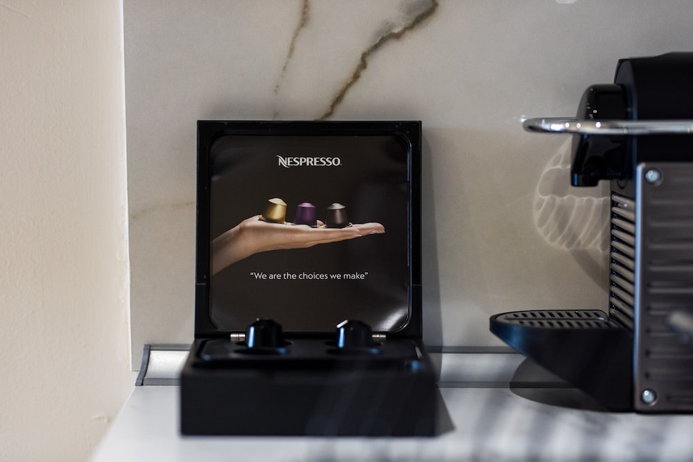 Oinoelia Luxury Suites & Residence