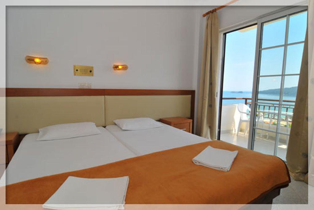 Hotel Emerald & Suites