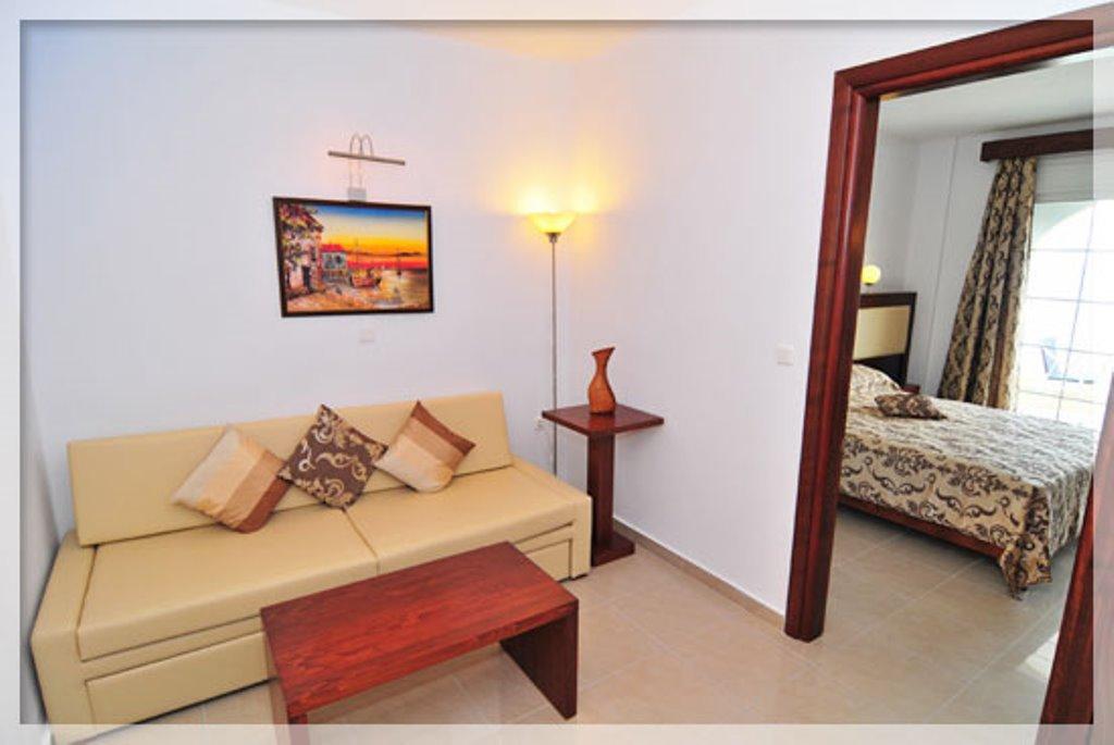 Hotel Emerald & Suites