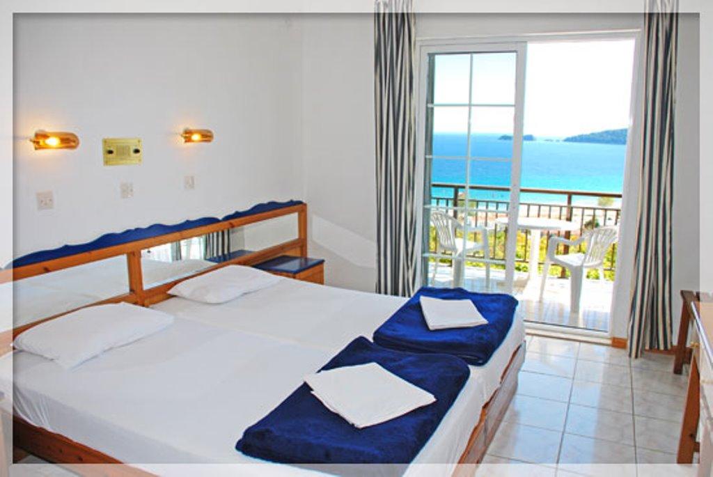 Hotel Emerald & Suites