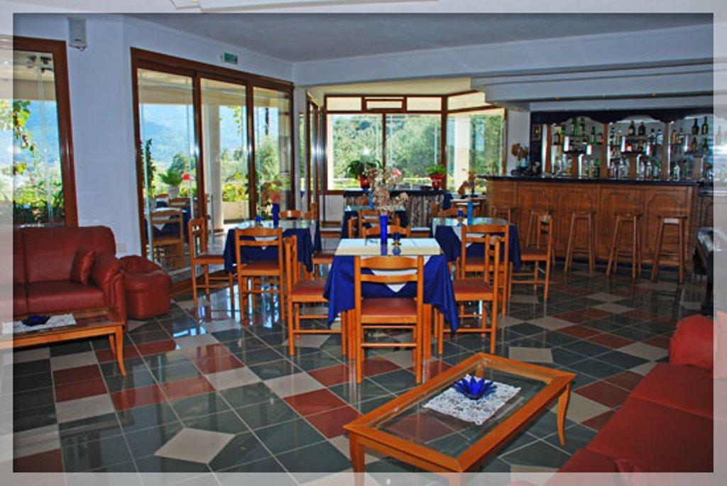 Hotel Emerald & Suites