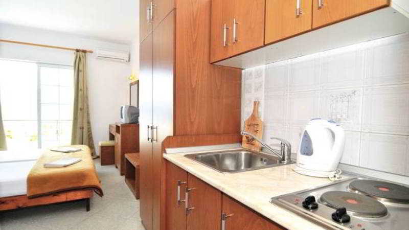 Hotel Emerald & Suites