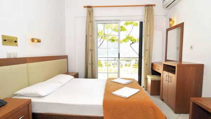 Hotel Emerald & Suites