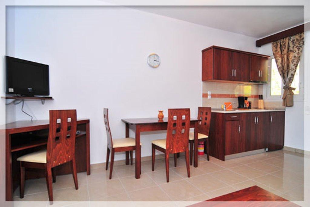 Hotel Emerald & Suites