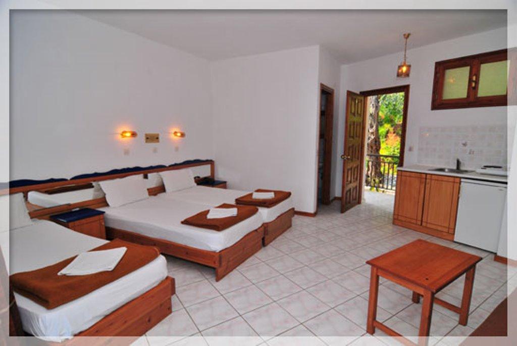 Hotel Emerald & Suites