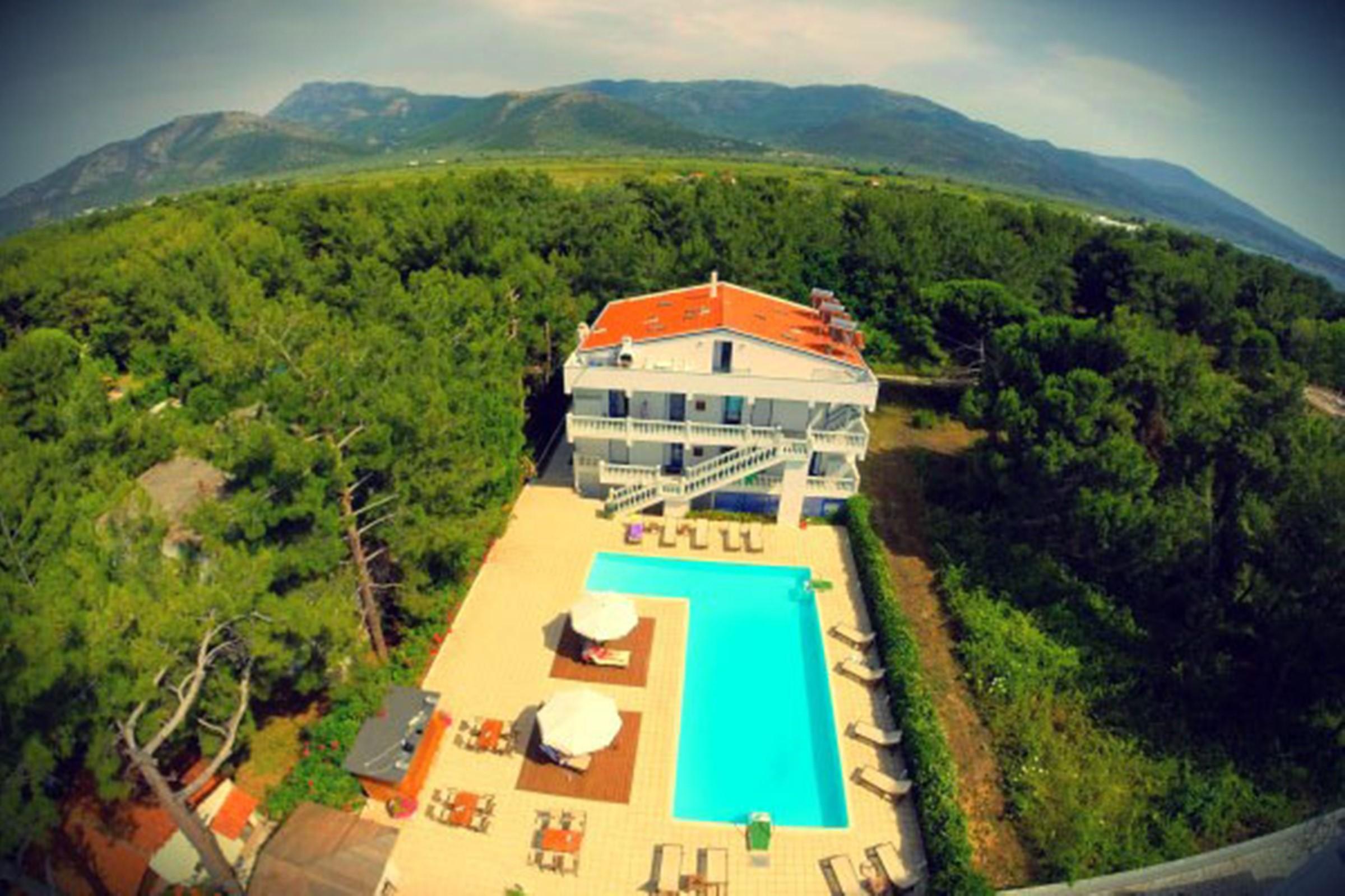 Kazaviti Hotel