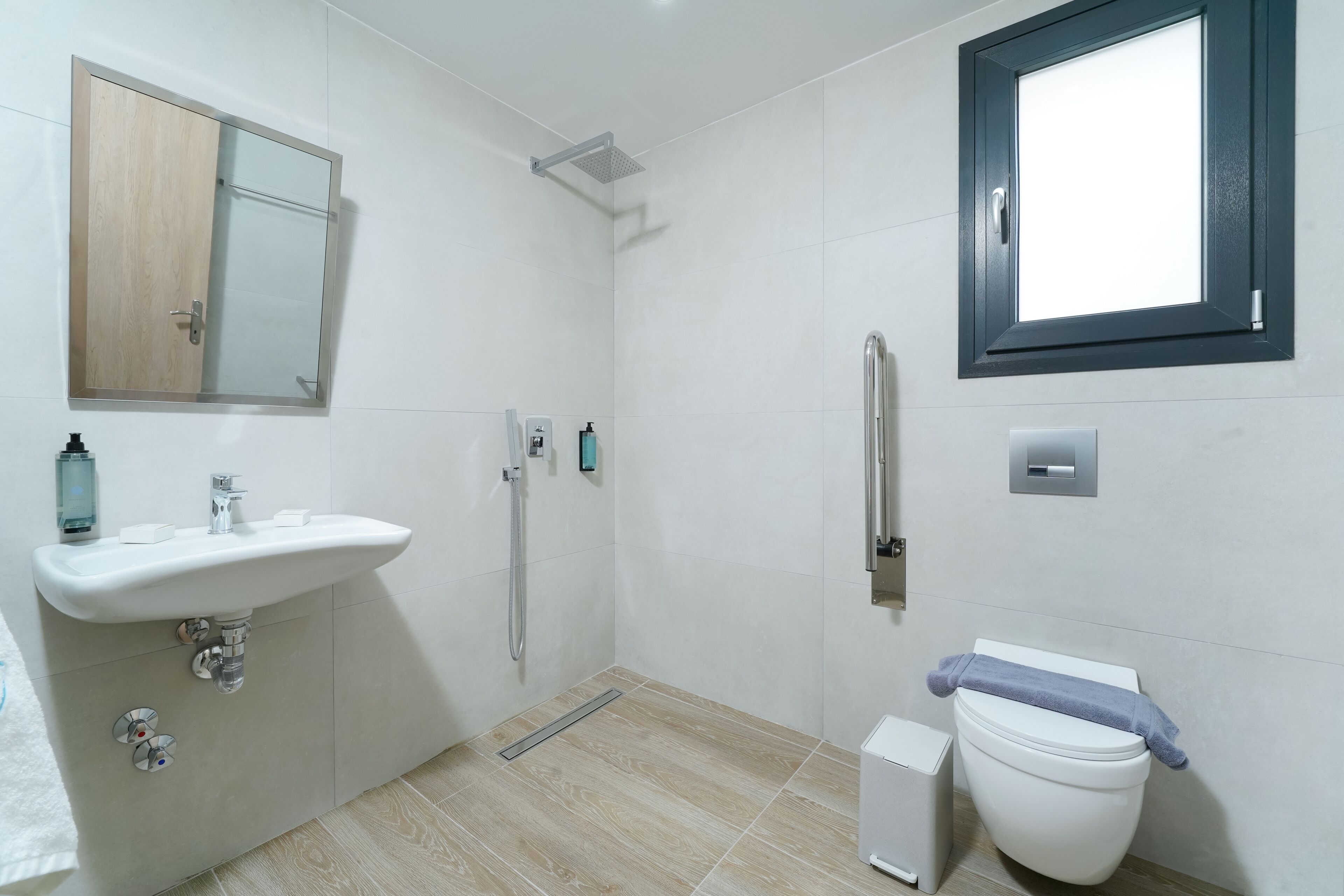 Olive Roots Luxury Suites