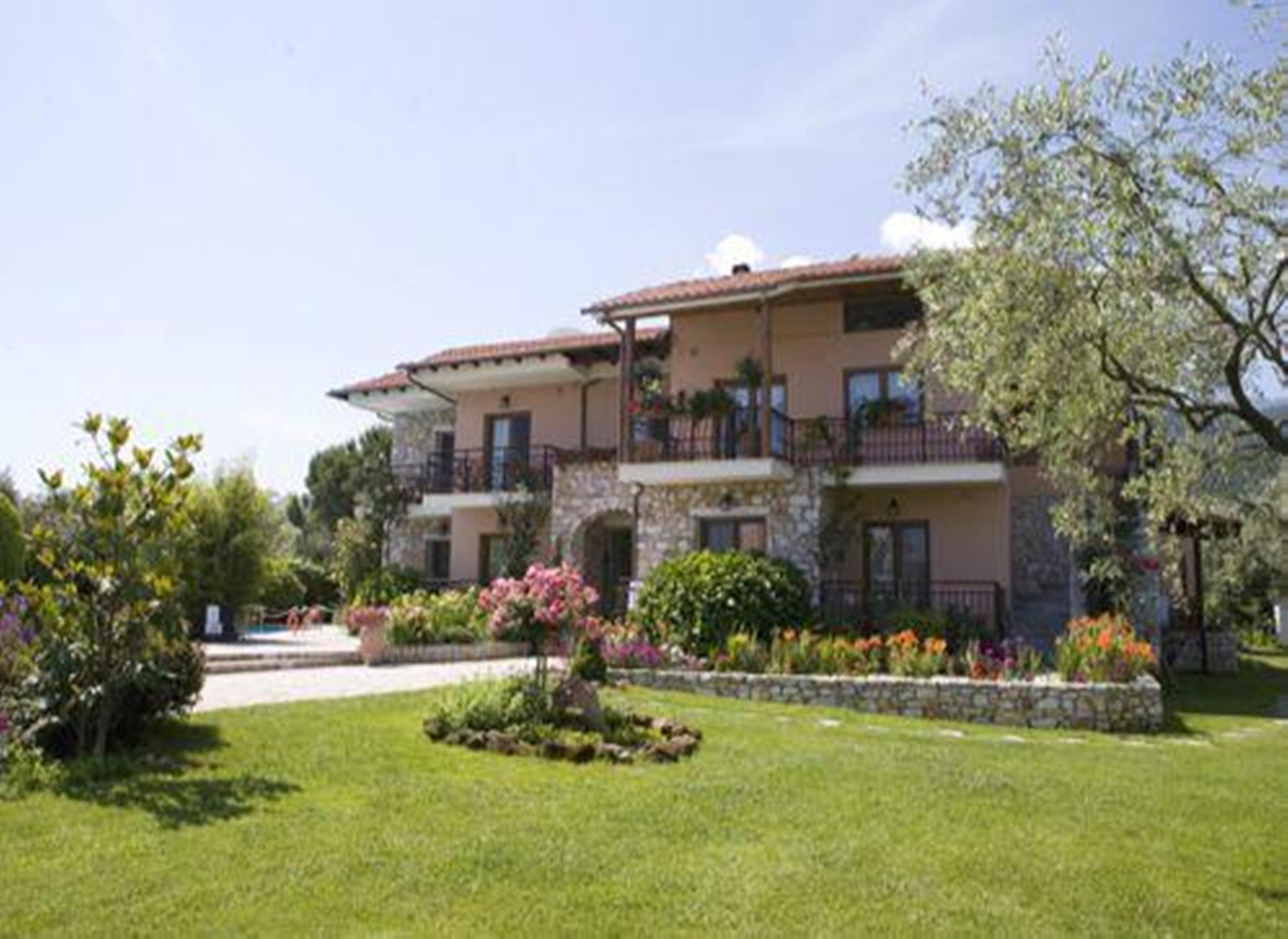 Nikoleta Luxury Villa