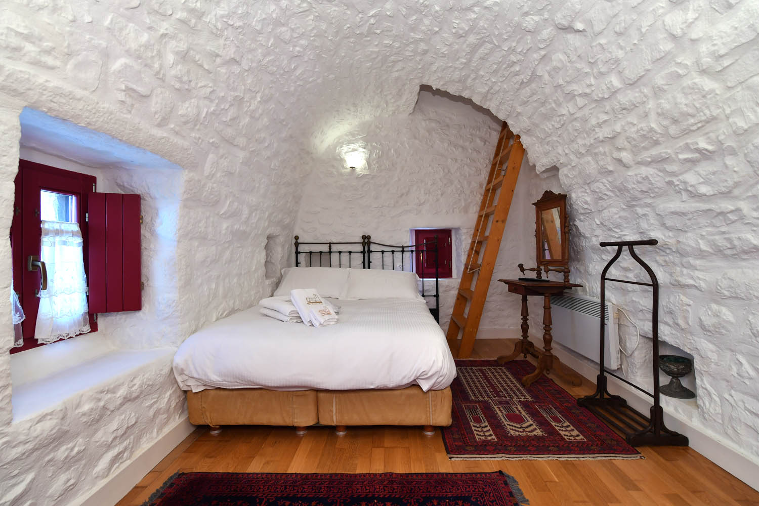 Lithos Stone Suites