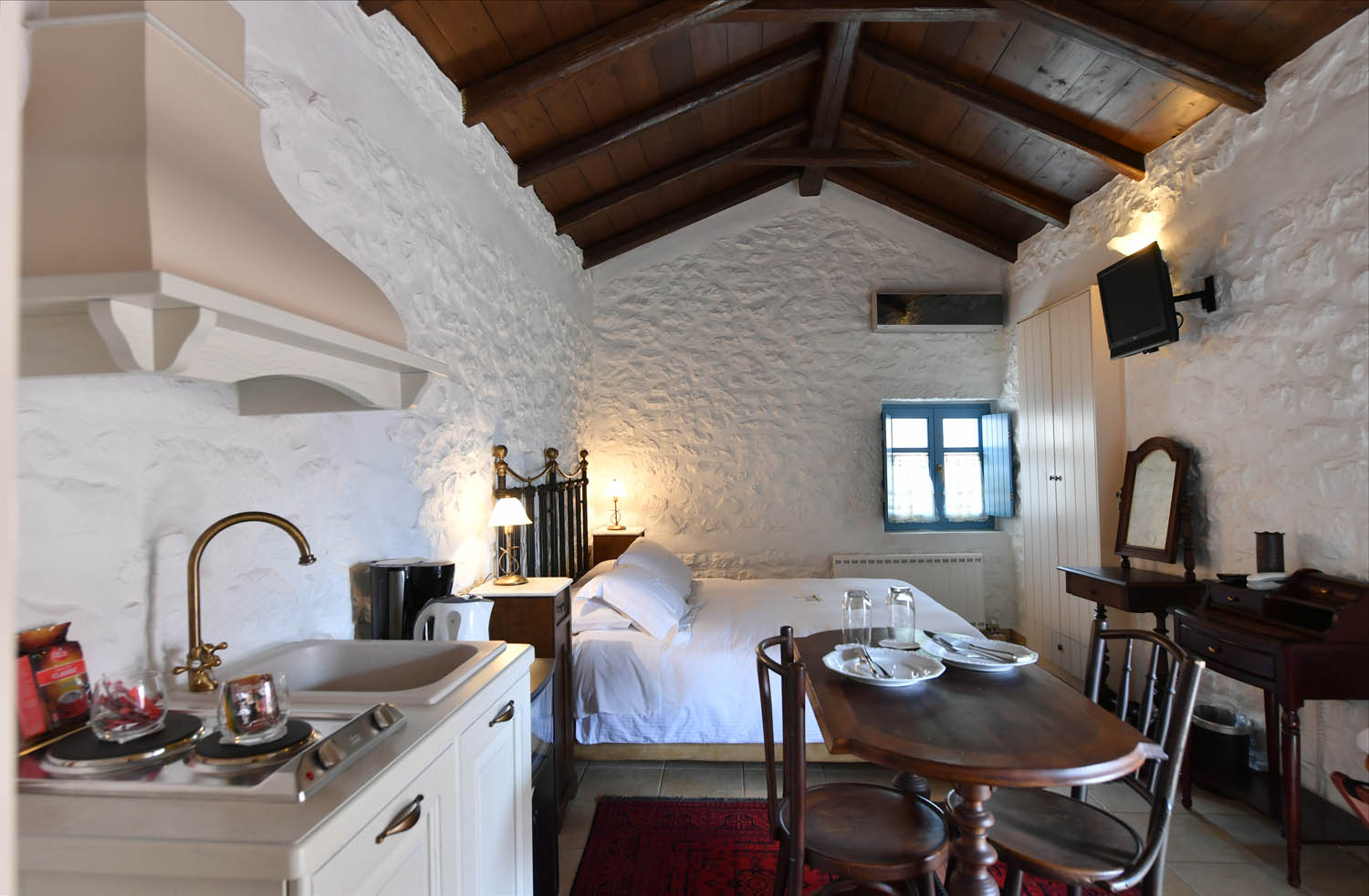 Lithos Stone Suites