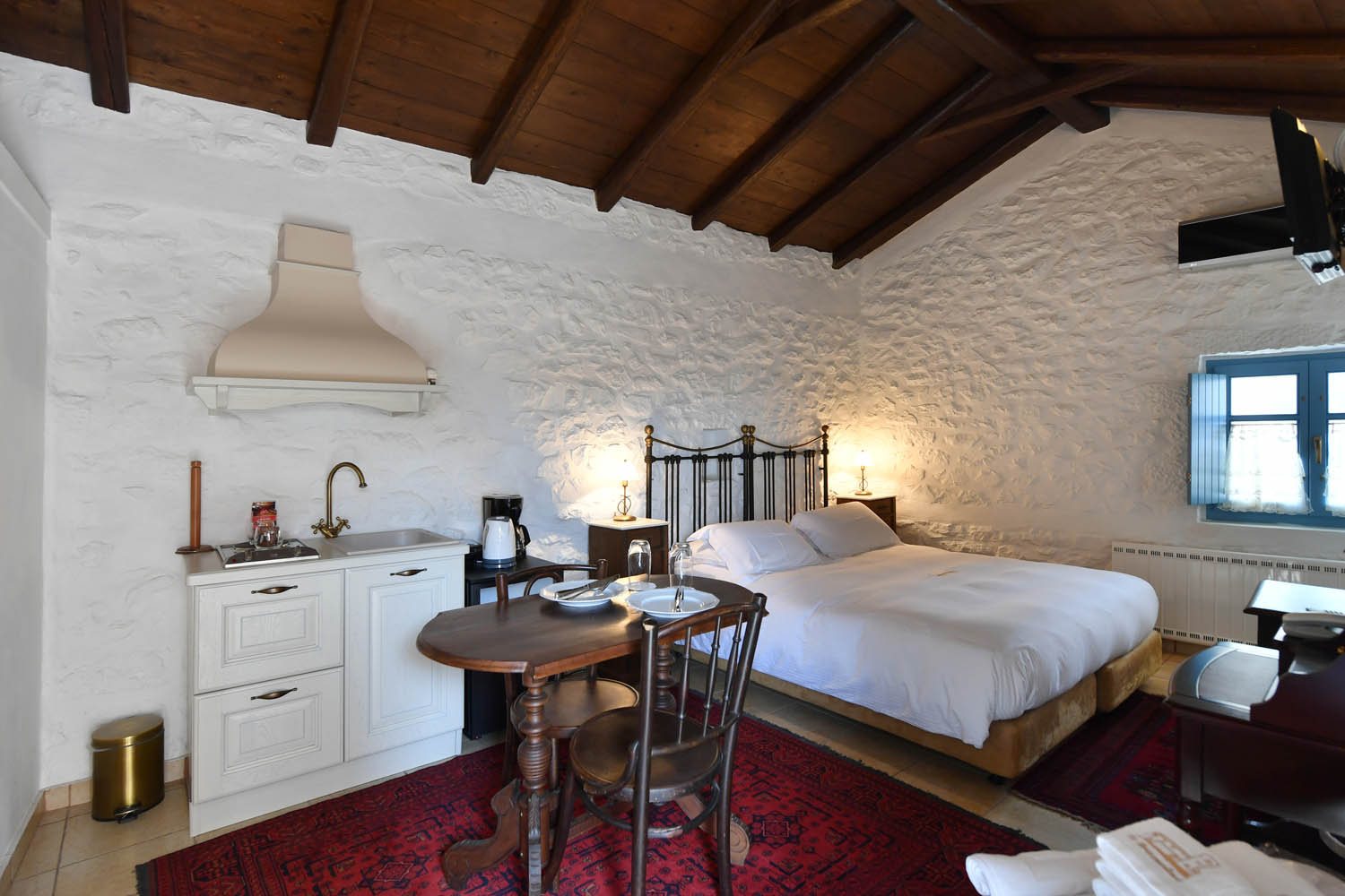 Lithos Stone Suites
