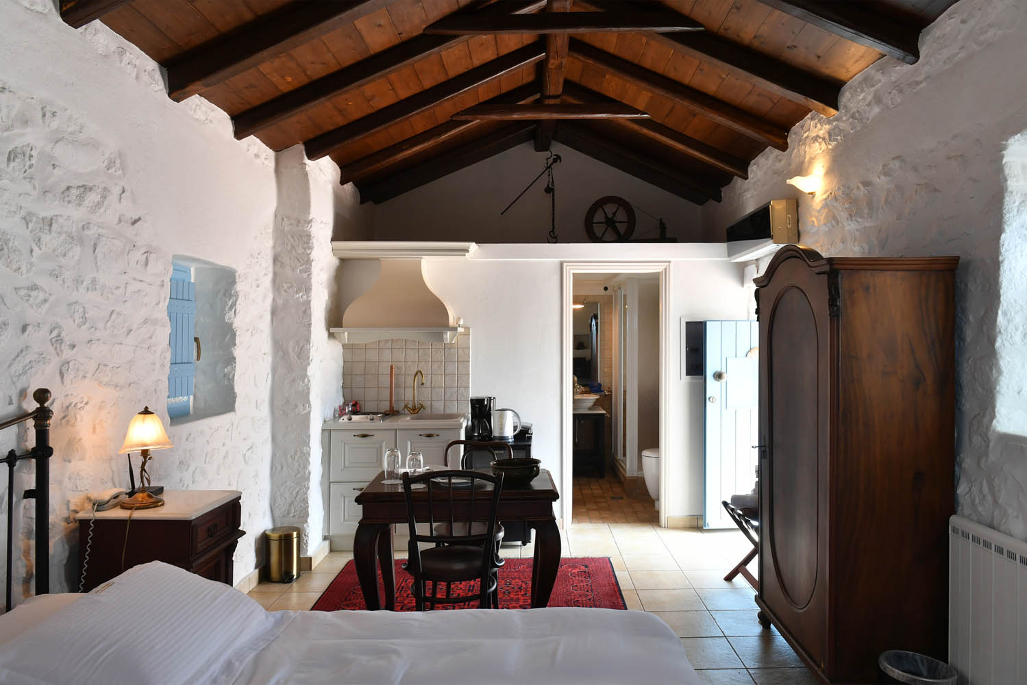 Lithos Stone Suites