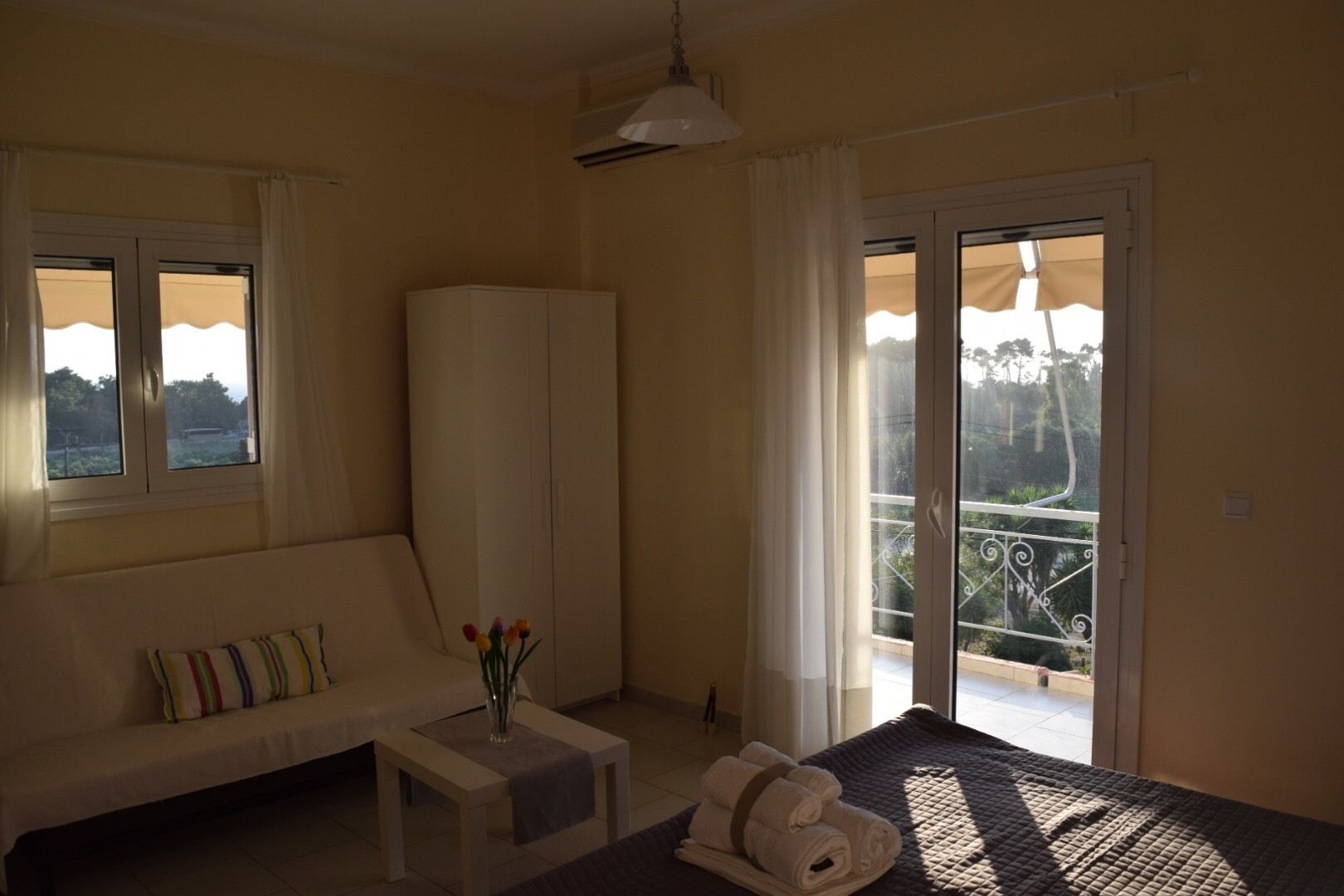 Giota Rooms