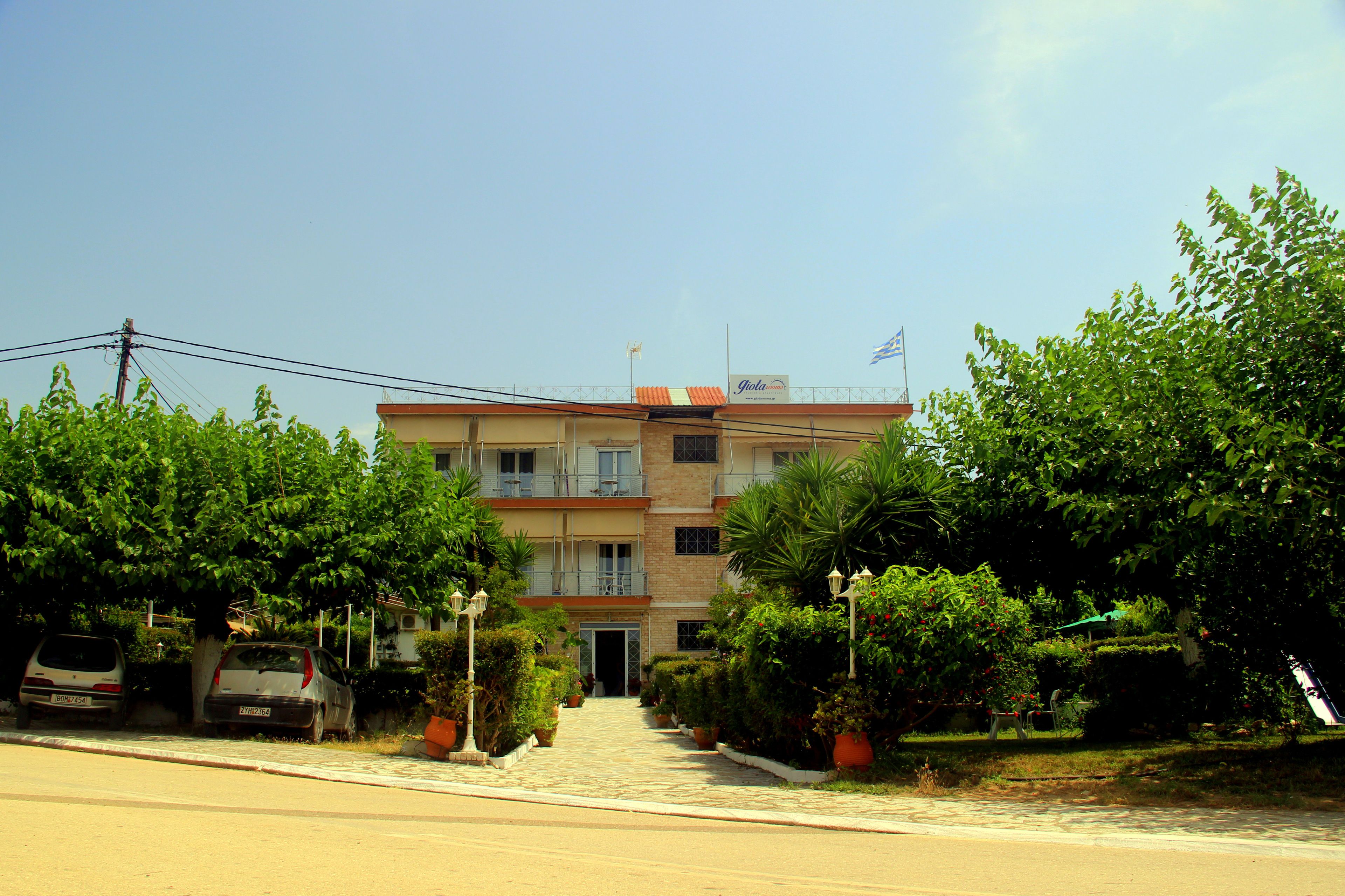 Giota Rooms