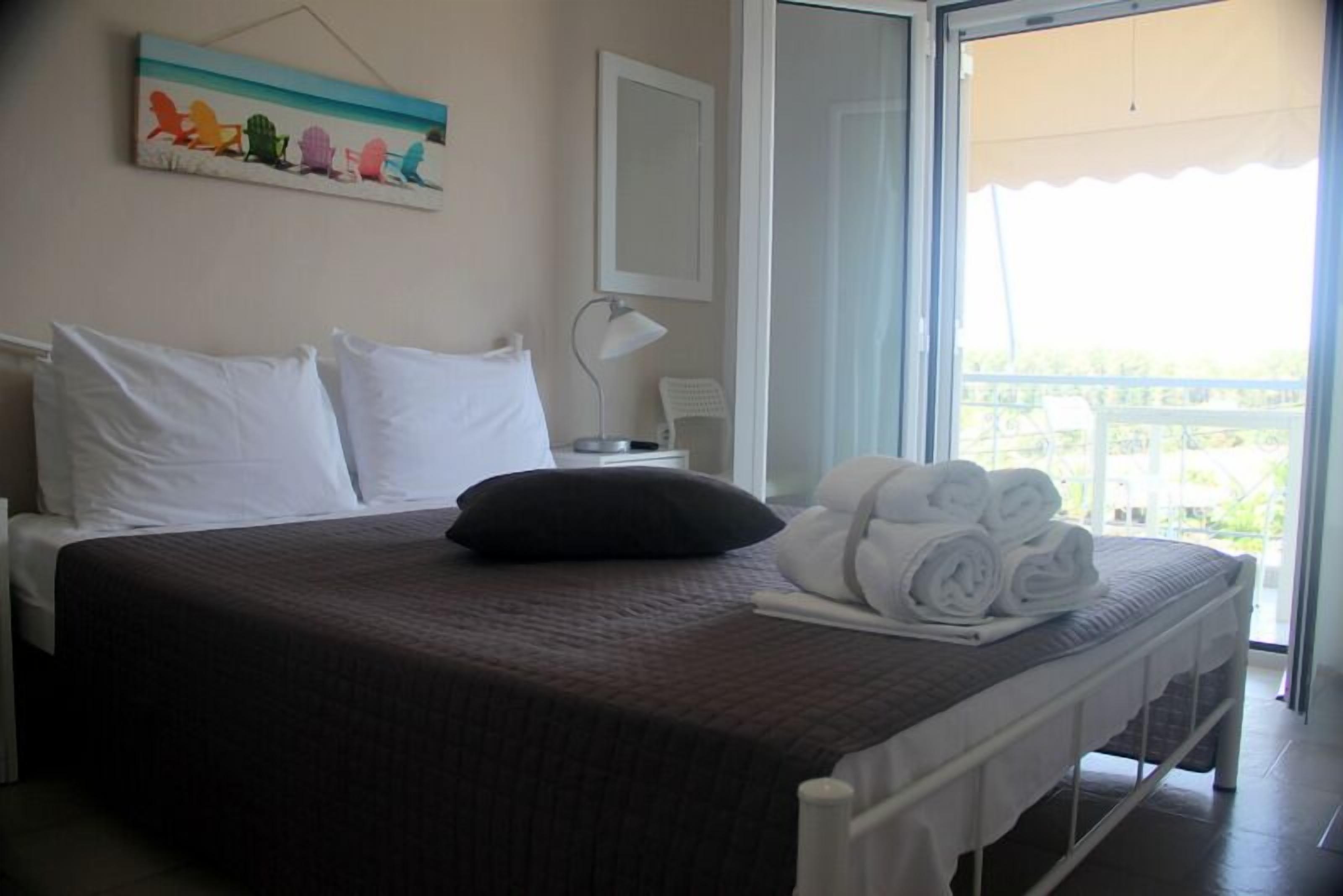 Giota Rooms