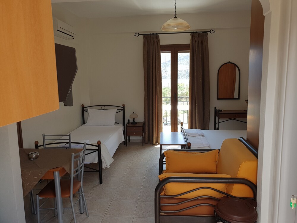 Domaine Papakonstantis Apartments To Let