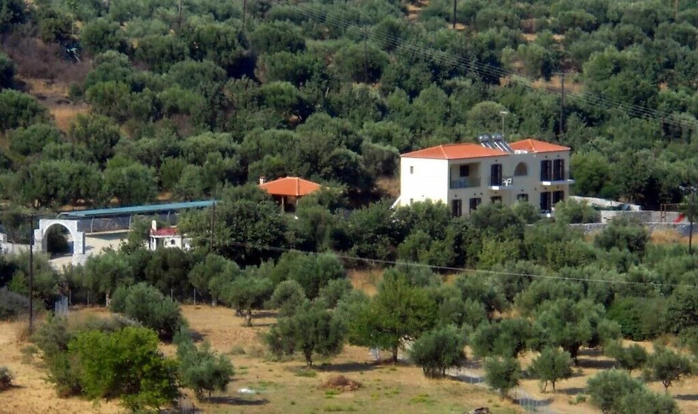 Domaine Papakonstantis Apartments To Let