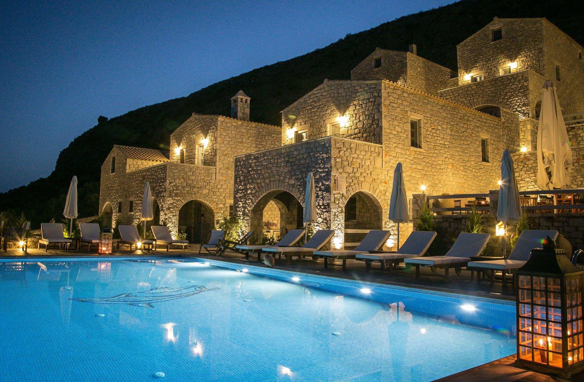 En Plo Luxury Suites
