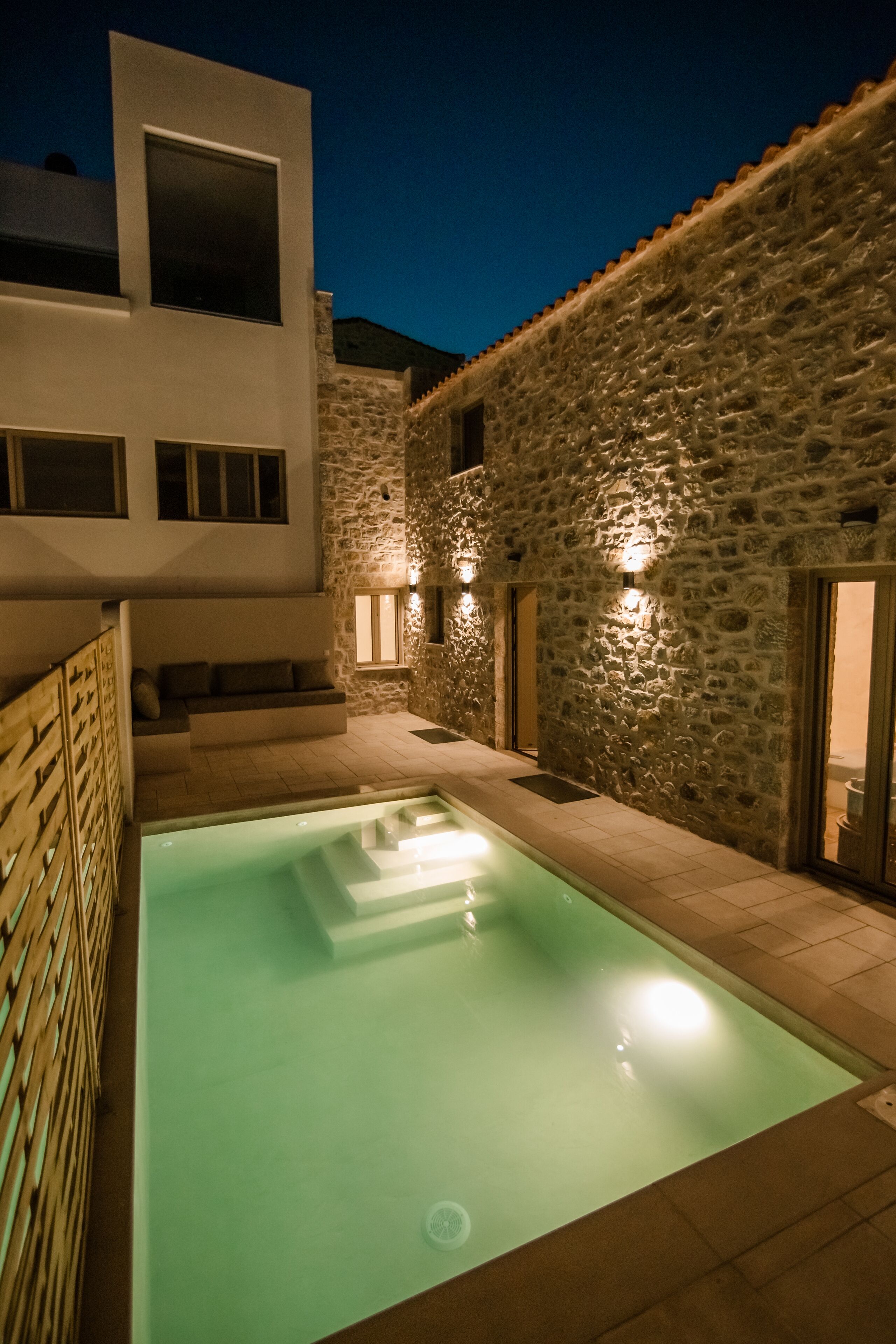 Mani Luxury Suites